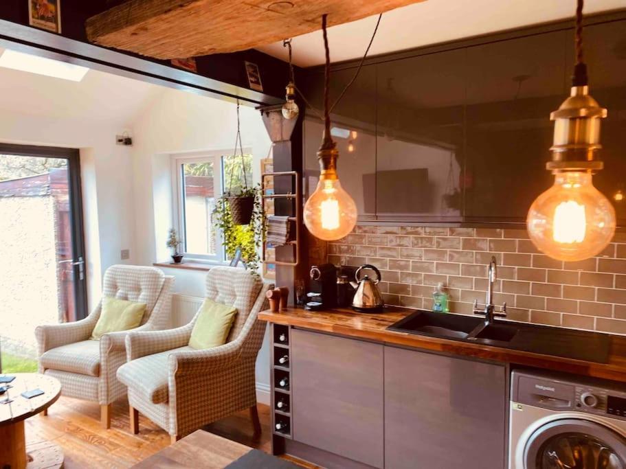 Lovely Semi-Beach 2X Pubs -5 Min Walk-Pets Welcome-Parking-Garden Scalby  Exterior foto