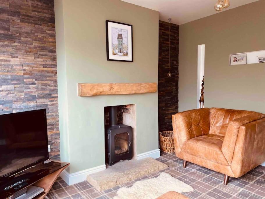 Lovely Semi-Beach 2X Pubs -5 Min Walk-Pets Welcome-Parking-Garden Scalby  Exterior foto